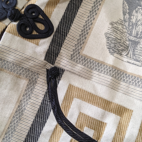 🐦3/$20🐦 Max & Mabel geometric tapestry vest - Picture 6 of 11